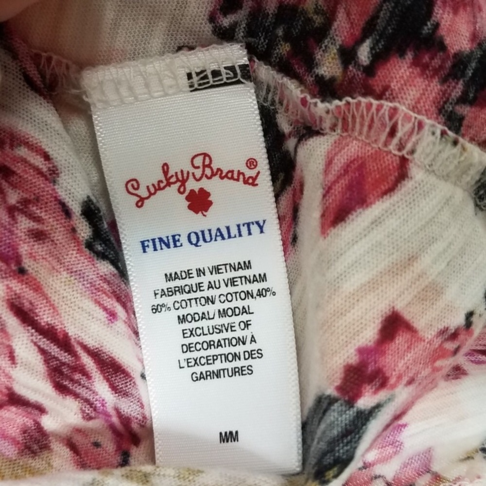 Adorable Lucky Brand Henley Top - Picture 5 of 5